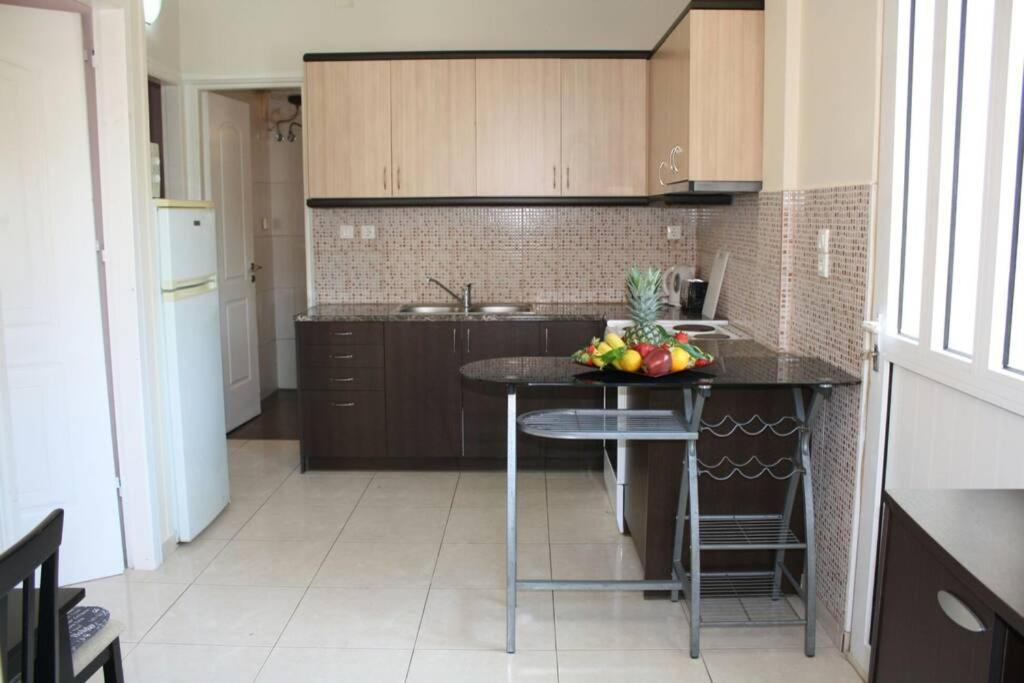 Iris'S Apartment Central With Parking 아르고스톨리온 외부 사진