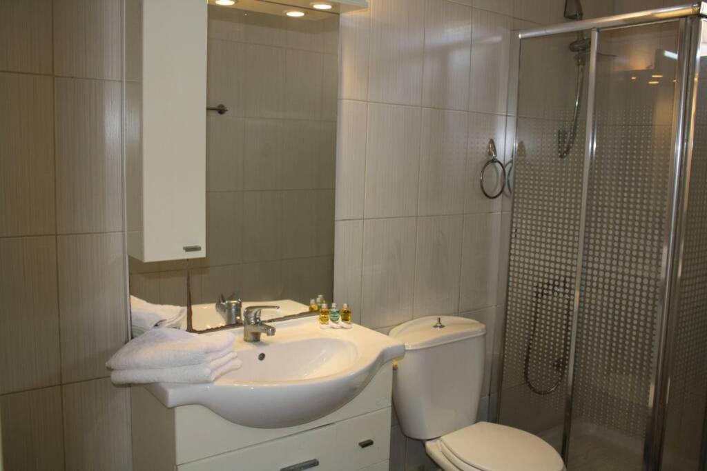 Iris'S Apartment Central With Parking 아르고스톨리온 외부 사진